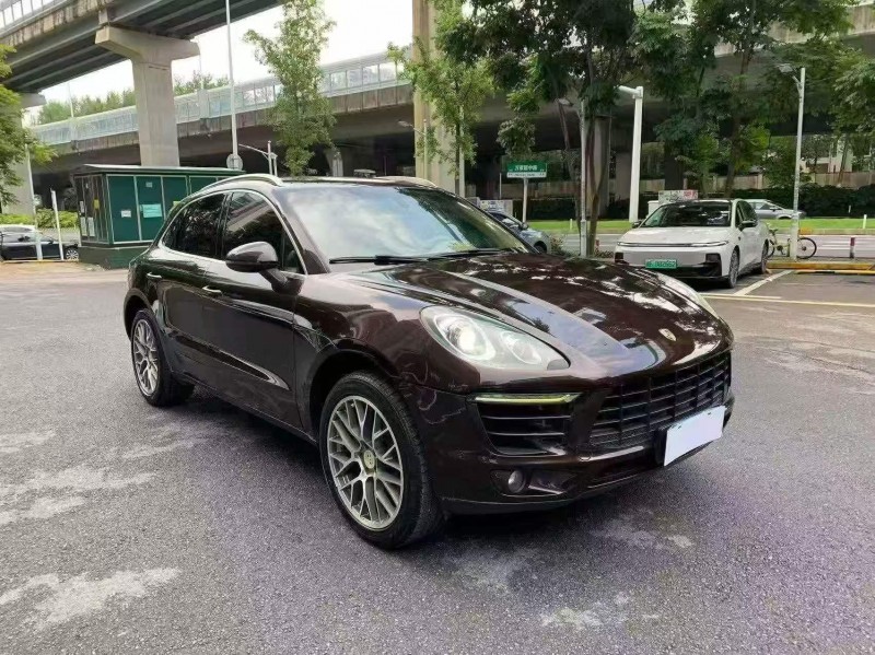 岳阳15年保时捷Macan2