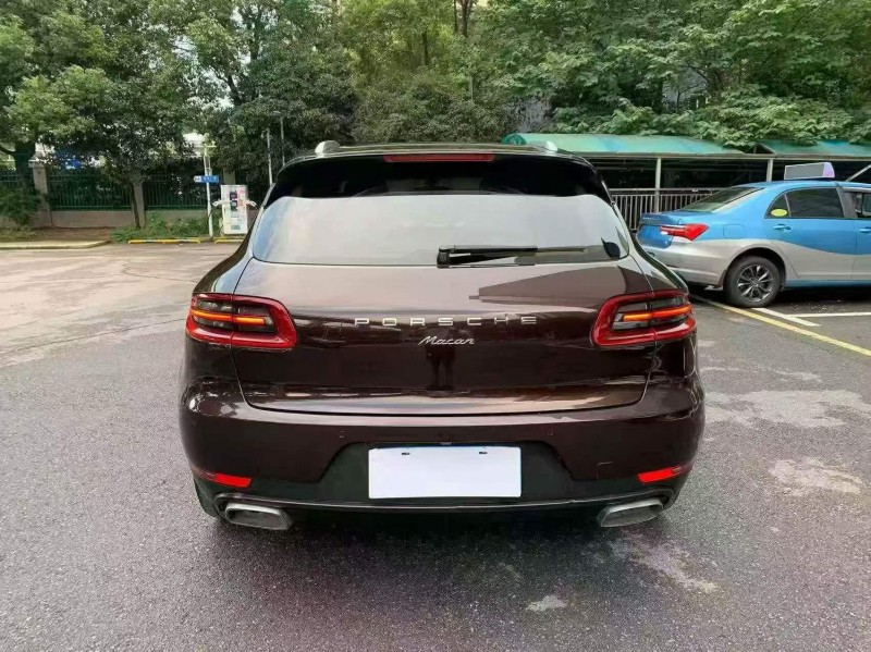 岳阳15年保时捷Macan8
