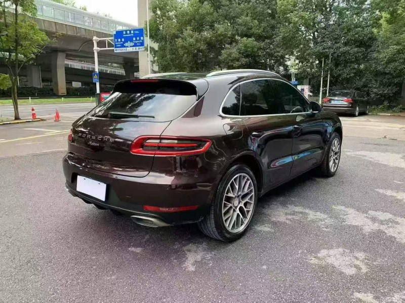 岳阳15年保时捷Macan9