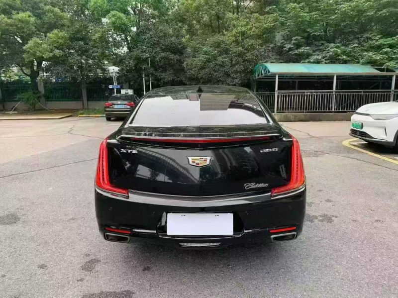 常德19年凯迪拉克XTS9