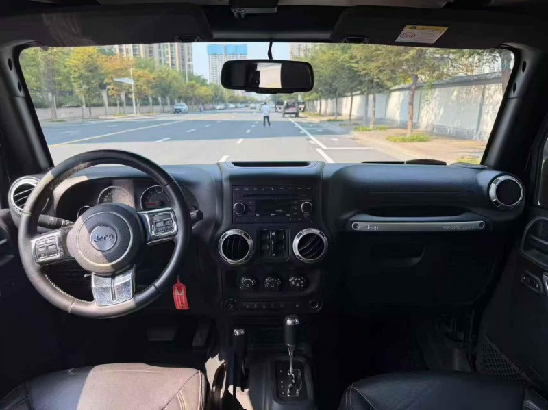 洛阳18年Jeep牧马人6