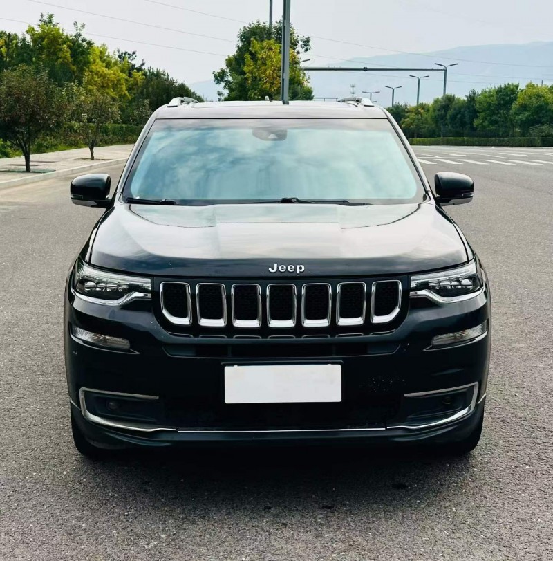 太原18年Jeep指挥官1