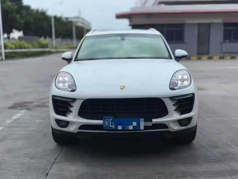 莆田15年保时捷Macan1