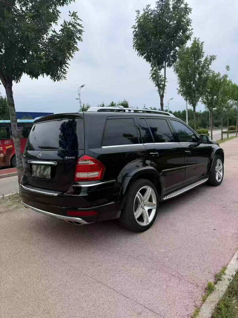 枣庄10年奔驰GL8