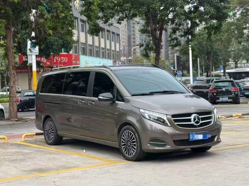广州18年奔驰V2