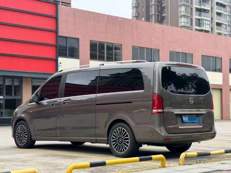 广州18年奔驰V8