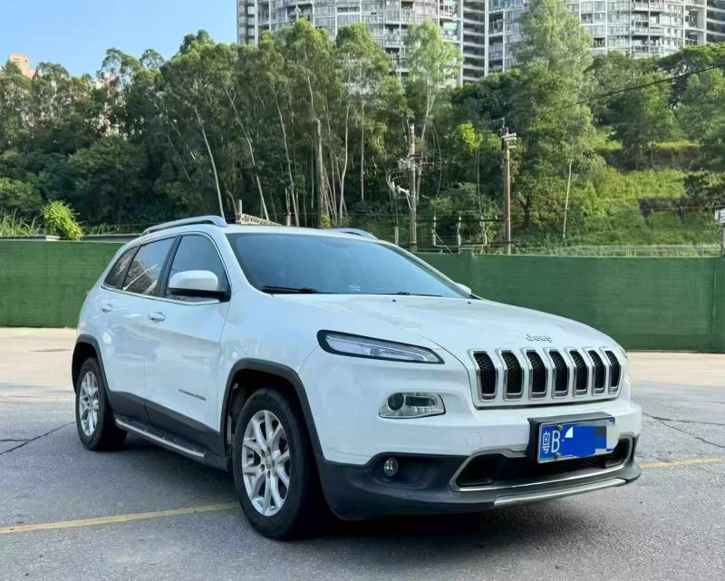 广州18年Jeep自由光2