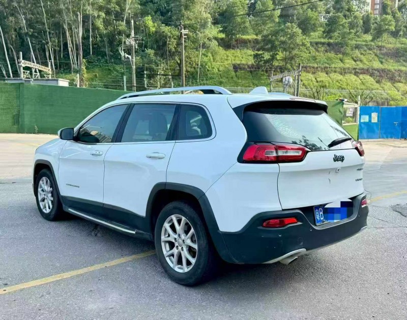 广州18年Jeep自由光8