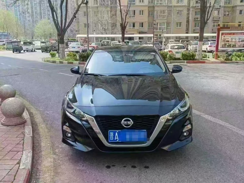 安阳22年日产天籁1