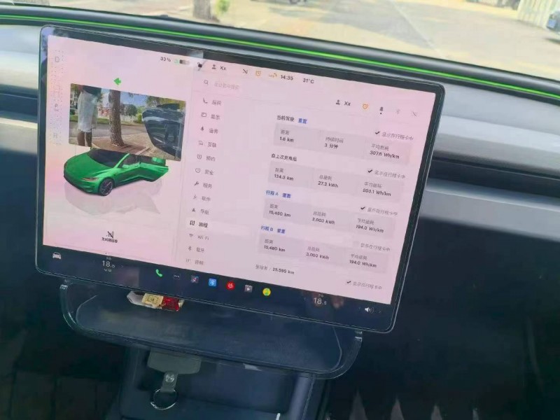 济宁25年特斯拉MODEL 34