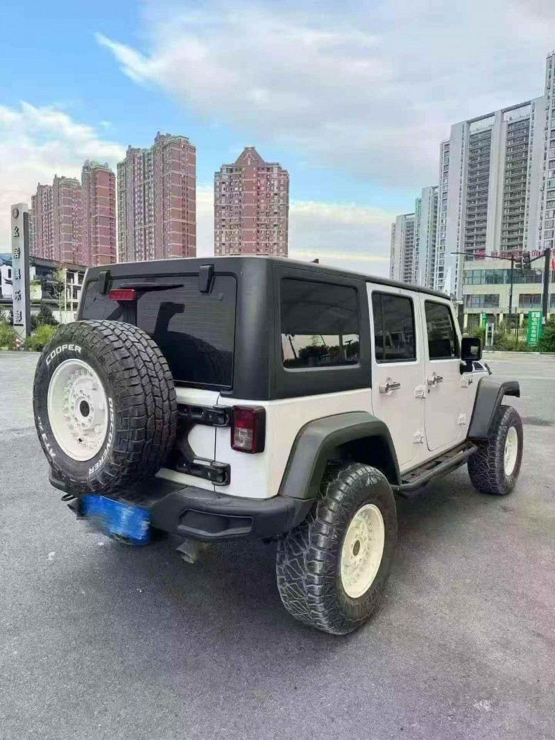 烟台17年Jeep牧马人8