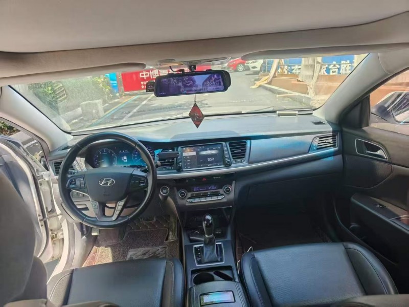 嘉兴18年现代名图6