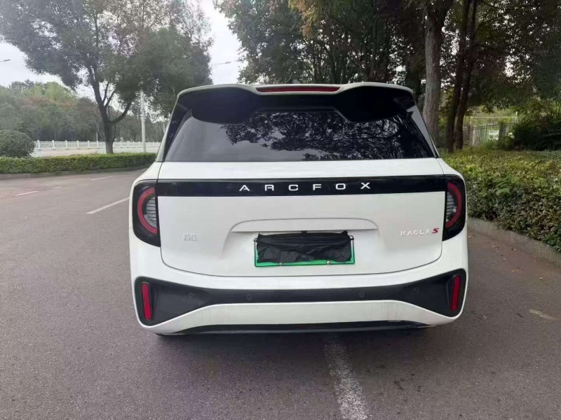 湘潭25年极狐汽车阿尔法8