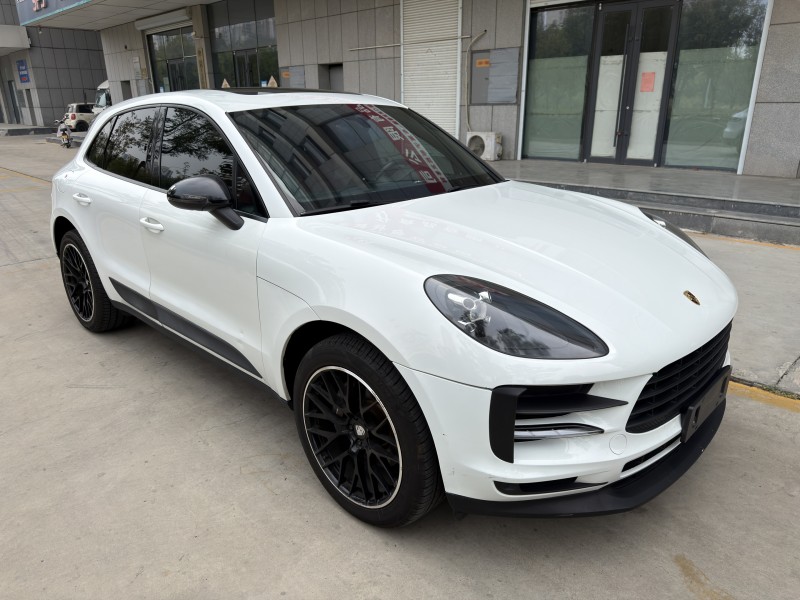 济宁19年保时捷Macan2