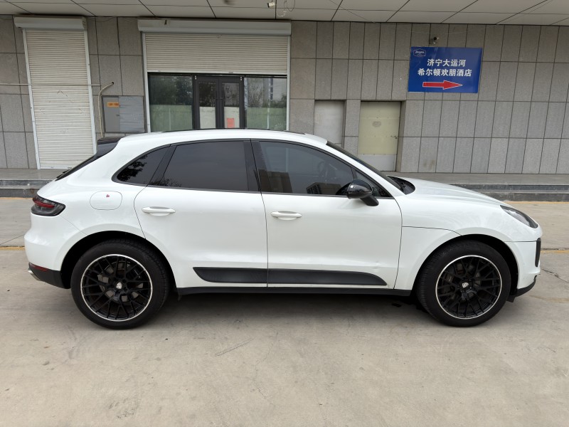 济宁19年保时捷Macan4