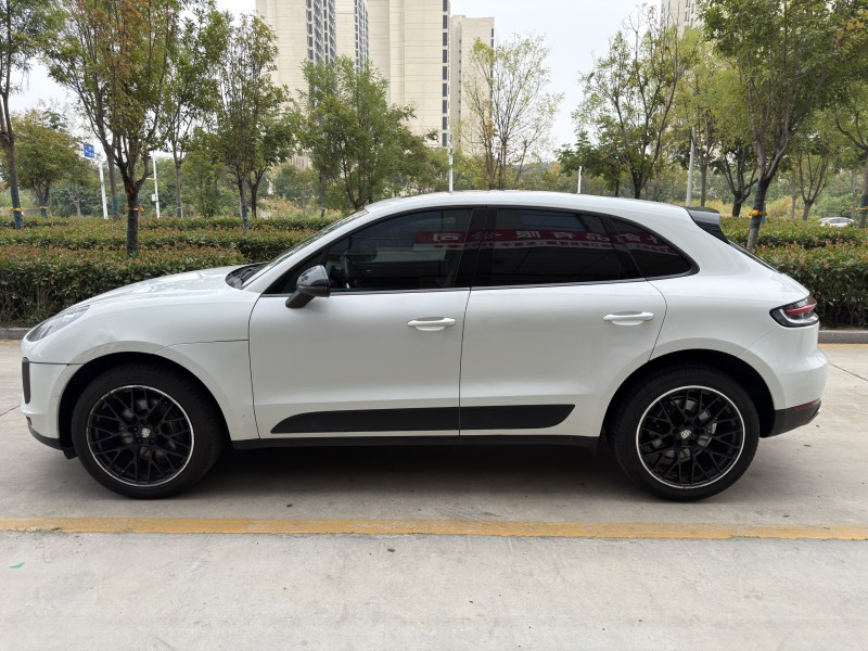 济宁19年保时捷Macan5