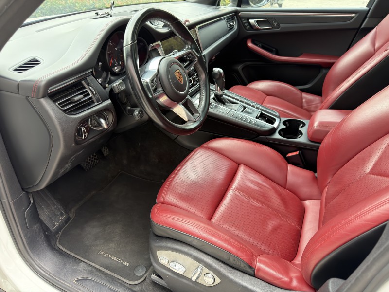 济宁19年保时捷Macan6