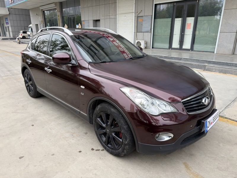济宁15年英菲尼迪QX502