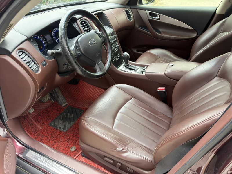 济宁15年英菲尼迪QX506
