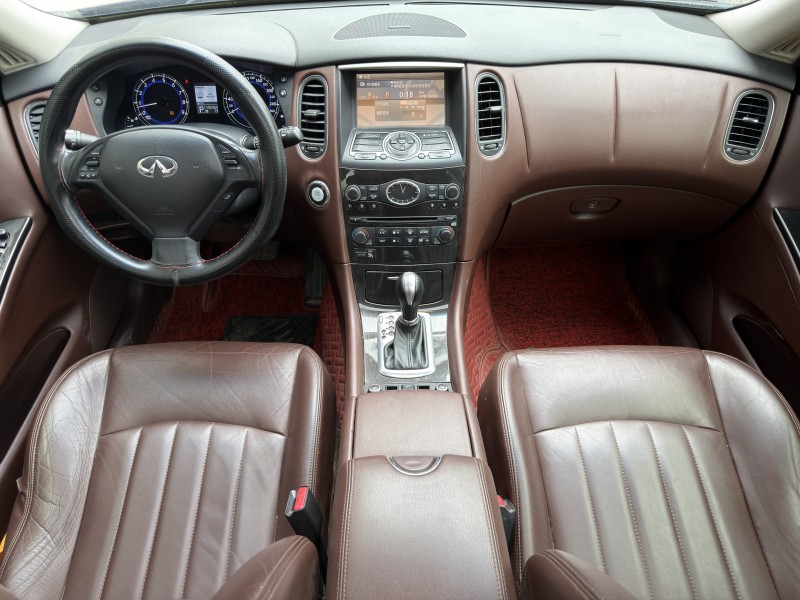 济宁15年英菲尼迪QX508
