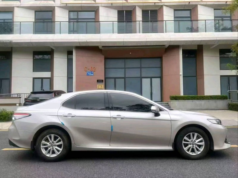 广州19年丰田凯美瑞6