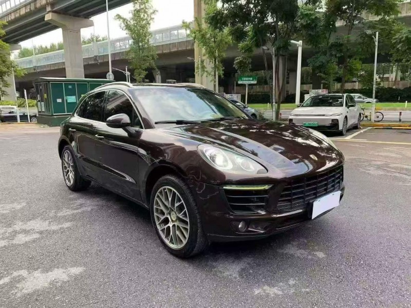 岳阳15年保时捷Macan2