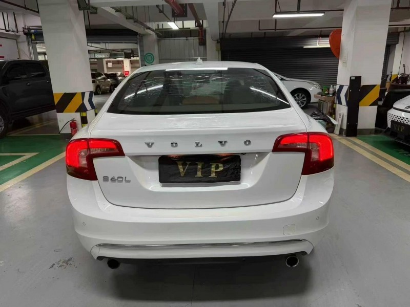 成都15年沃尔沃S60L8