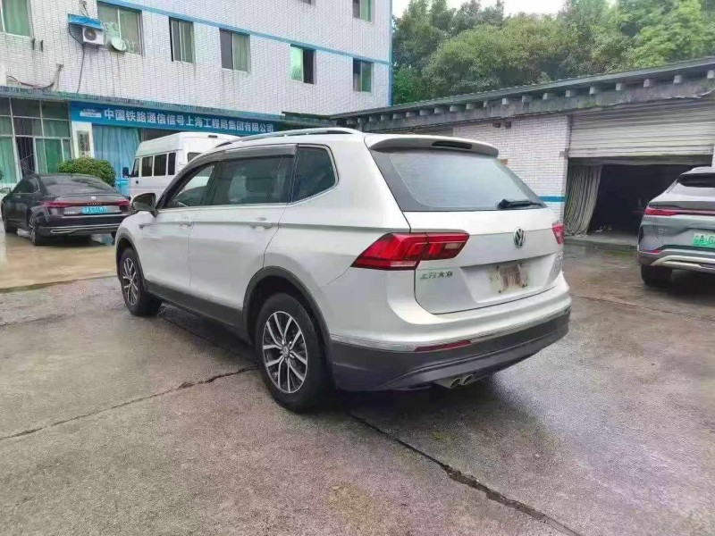 重庆19年大众途观7