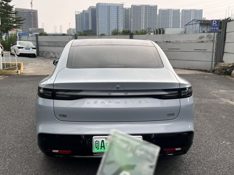广州25年零跑汽车B016