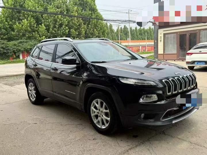 保定17年Jeep自由光2