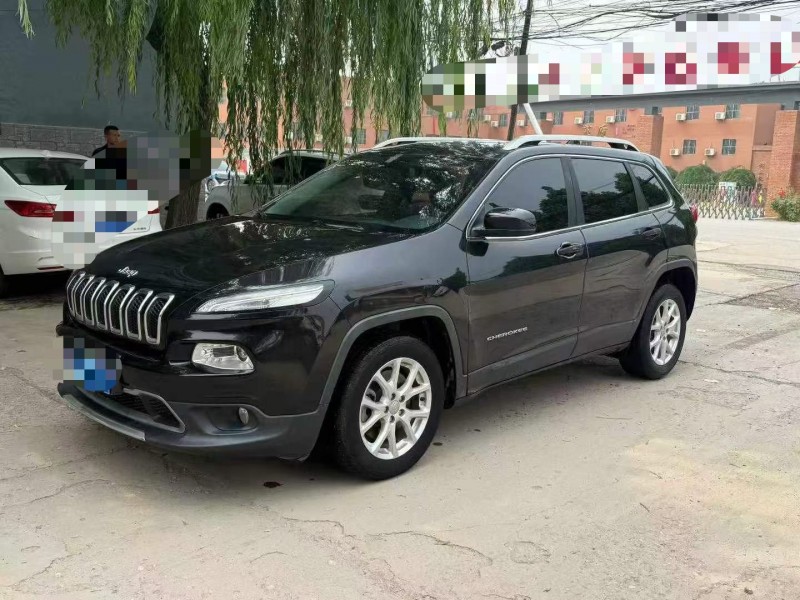 保定17年Jeep自由光3