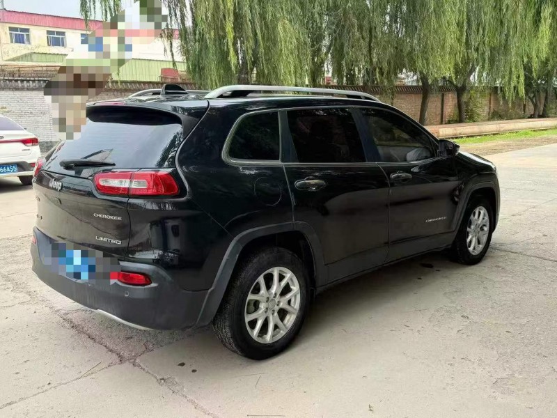 保定17年Jeep自由光7