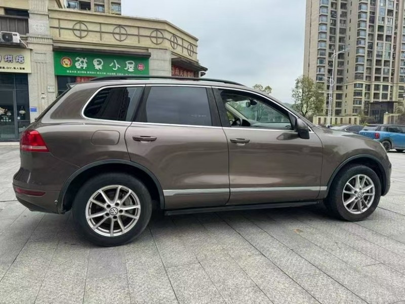 吉安15年大众途锐8