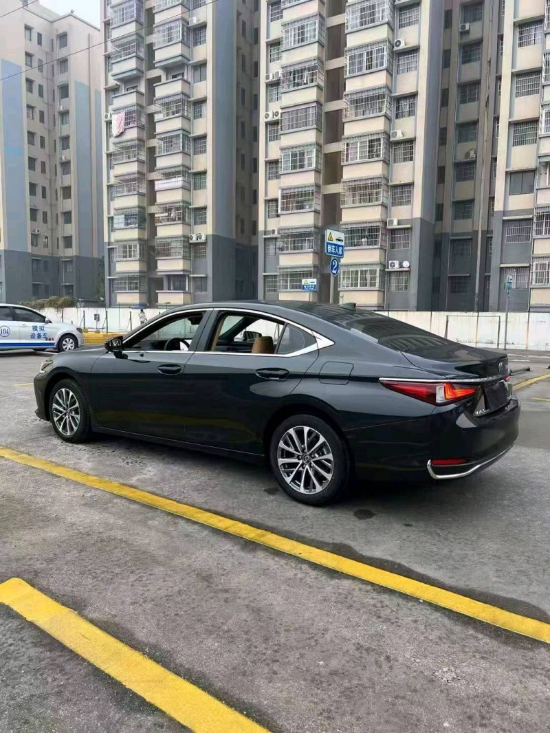 徐州23年雷克萨斯ES5