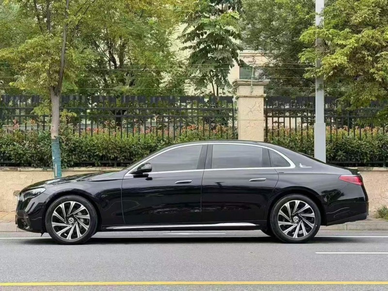 新乡24年奔驰E9