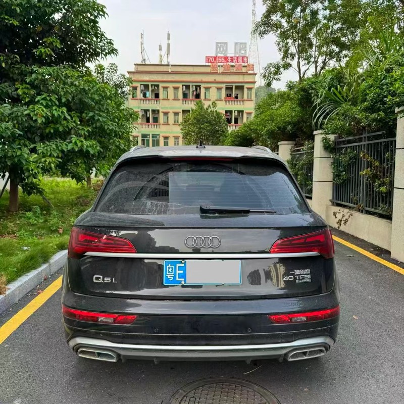 清远23年奥迪Q58