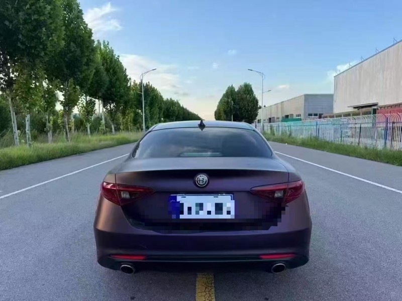 菏泽21年阿尔法·罗密欧Giulia9