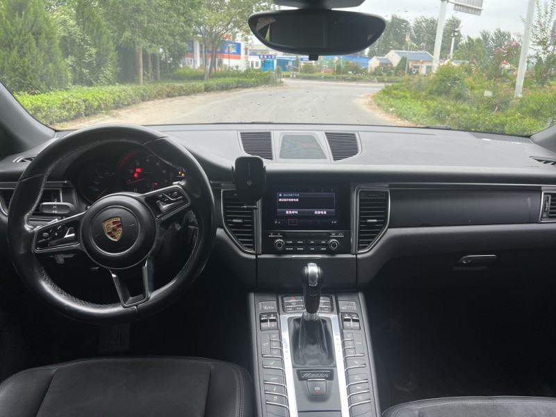 郑州16年保时捷Macan8