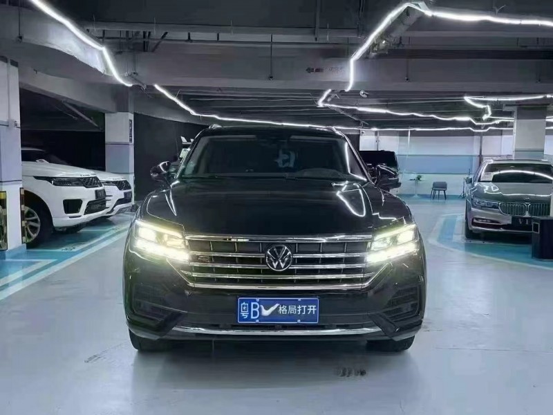深圳22年大众途锐1