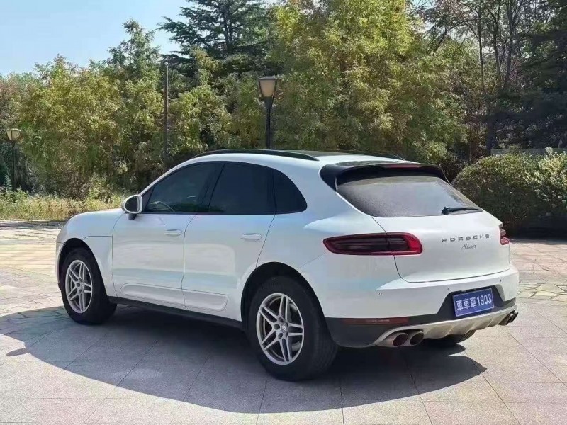 东营17年保时捷Macan9