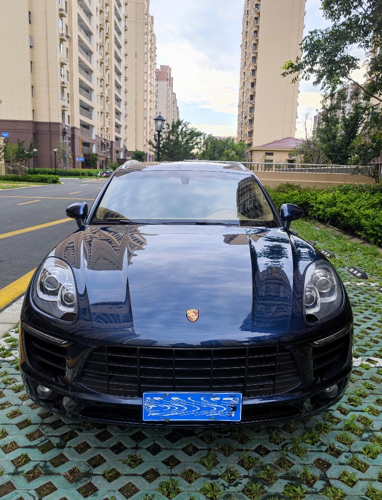 荆门15年保时捷Macan1