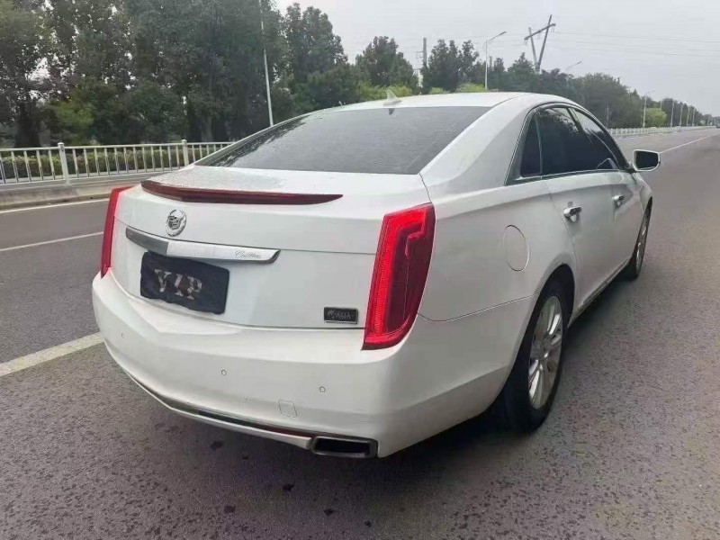 东营15年凯迪拉克XTS8
