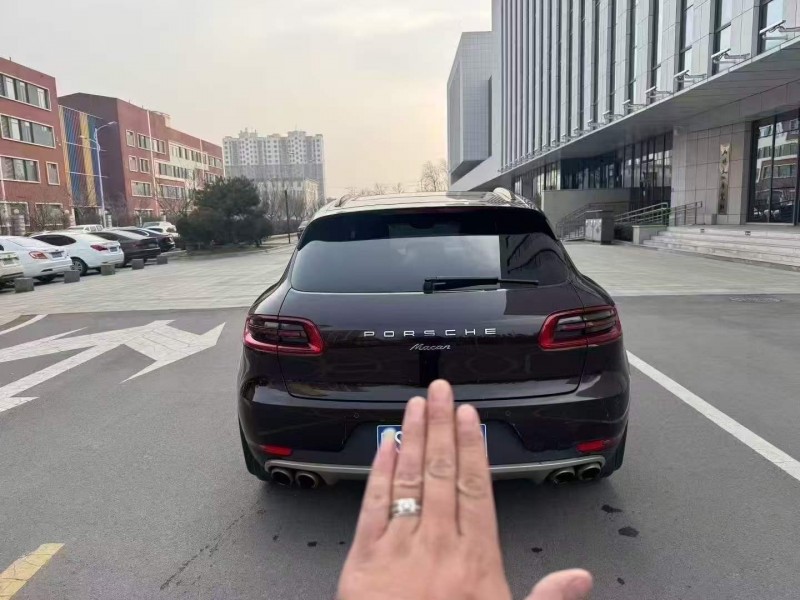 威海16年保时捷Macan7