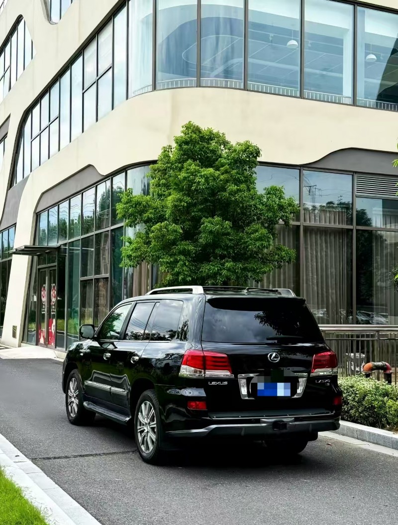 广州10年雷克萨斯LX2