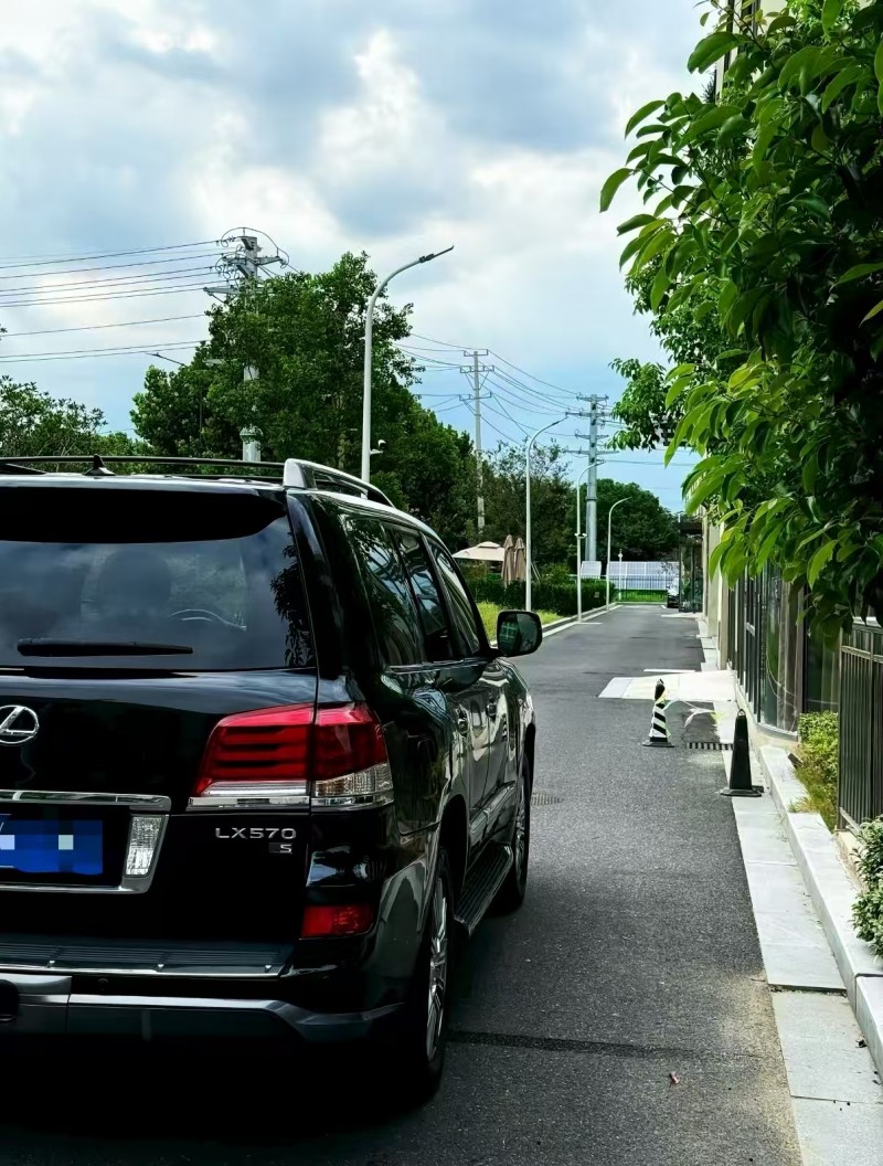 广州10年雷克萨斯LX3