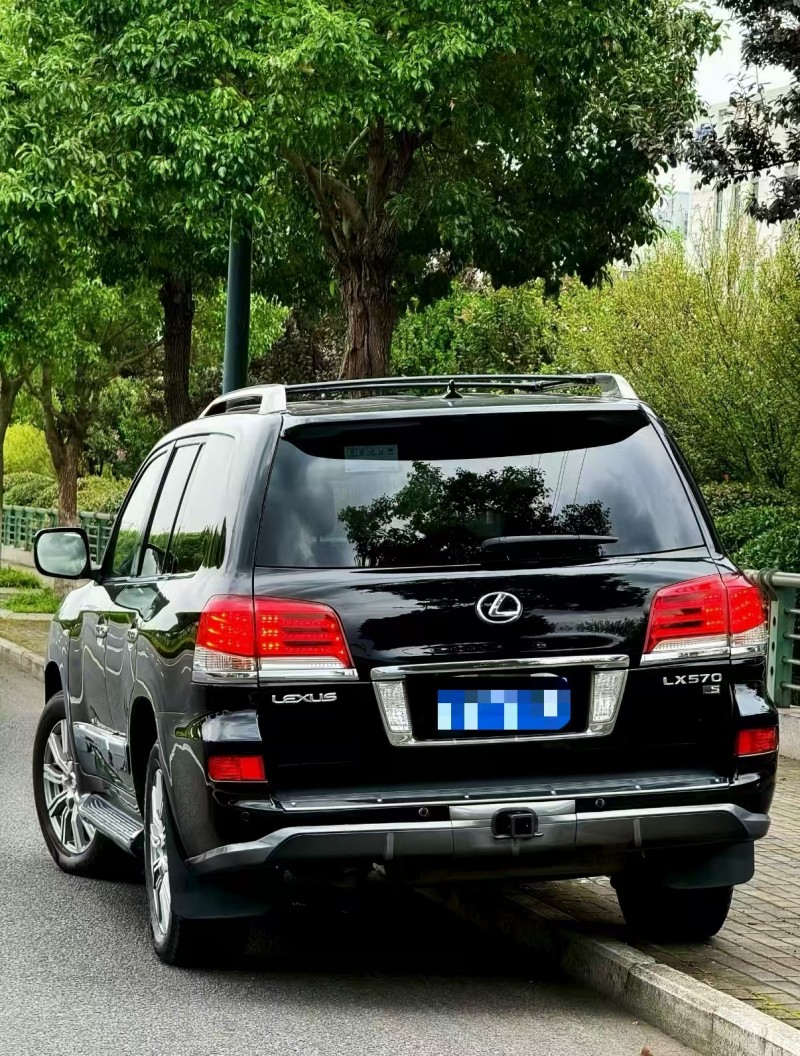 广州10年雷克萨斯LX9