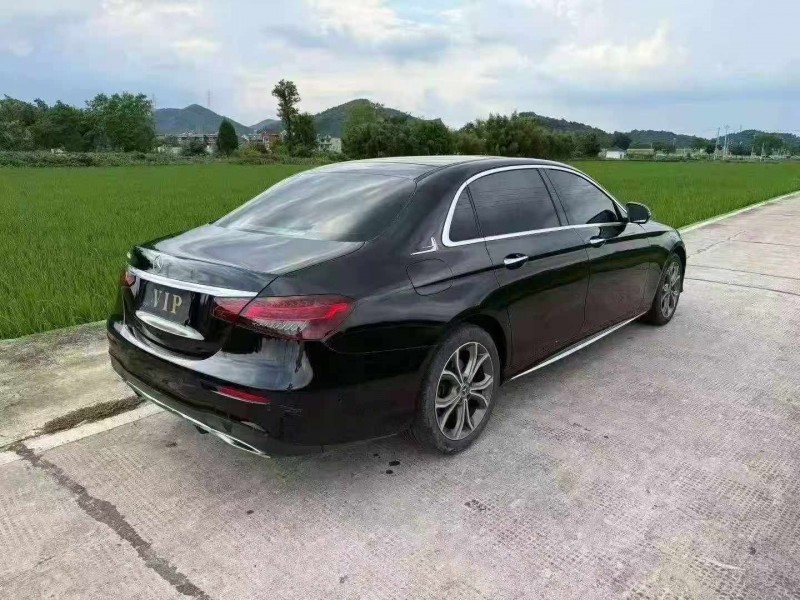 金华23年奔驰E8