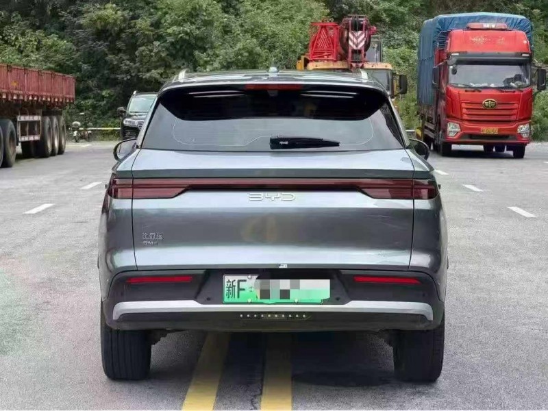 岳阳25年比亚迪宋8