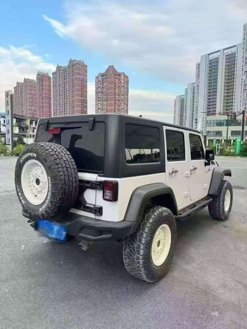 东营17年Jeep牧马人8
