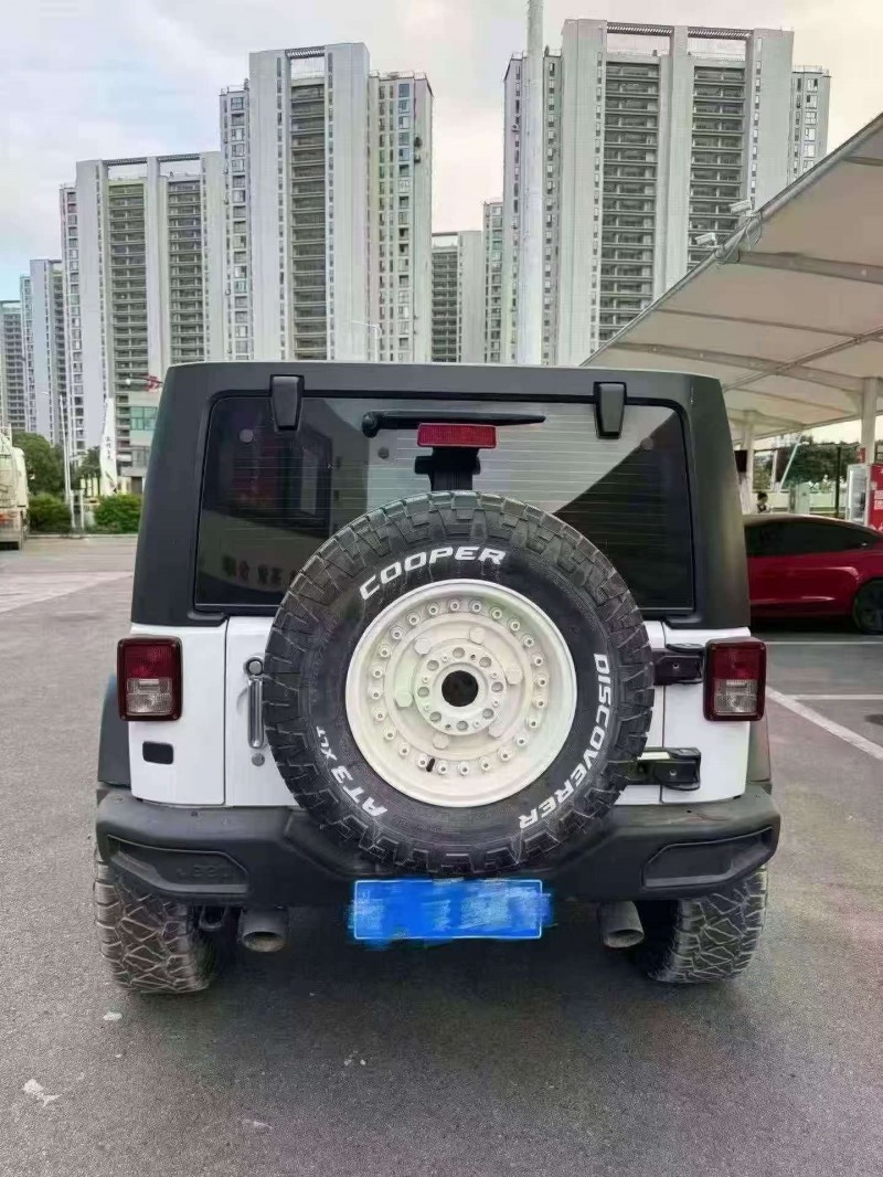 东营17年Jeep牧马人9